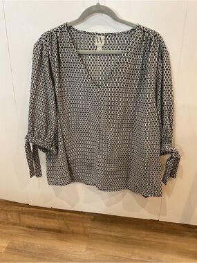 Worthington Black & White Geometric Tie-Sleeve Blouse